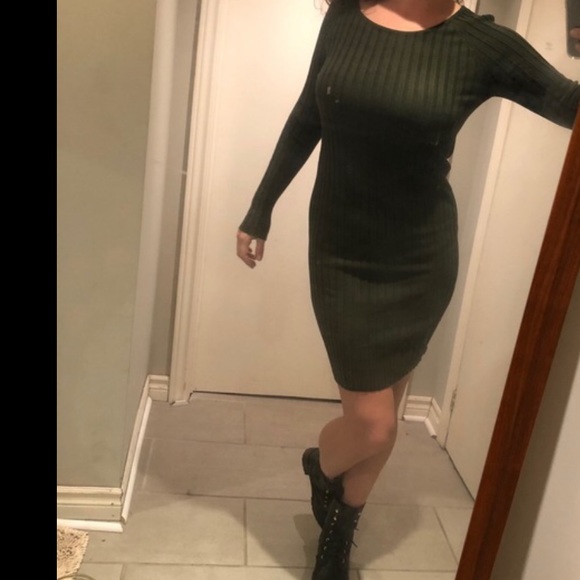 Ribbed green dress - Picture 3 of 6